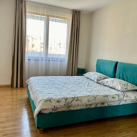 Fenix 2 Bedroom Apartment Varna Center ภายนอก รูปภาพ