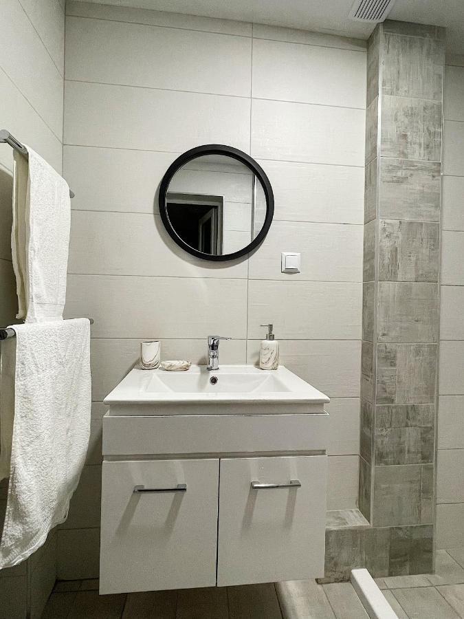 Fenix 2 Bedroom Apartment Varna Center ภายนอก รูปภาพ
