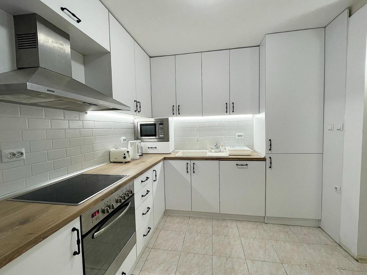 Fenix 2 Bedroom Apartment Varna Center ภายนอก รูปภาพ