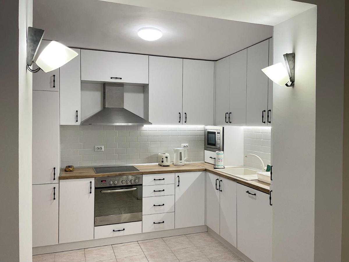 Fenix 2 Bedroom Apartment Varna Center ภายนอก รูปภาพ