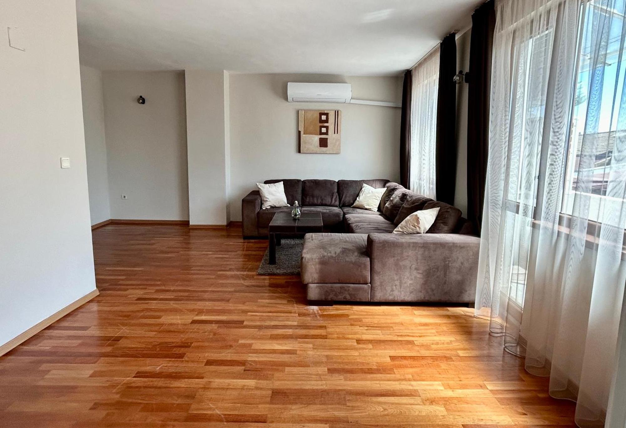 Fenix 2 Bedroom Apartment Varna Center ภายนอก รูปภาพ