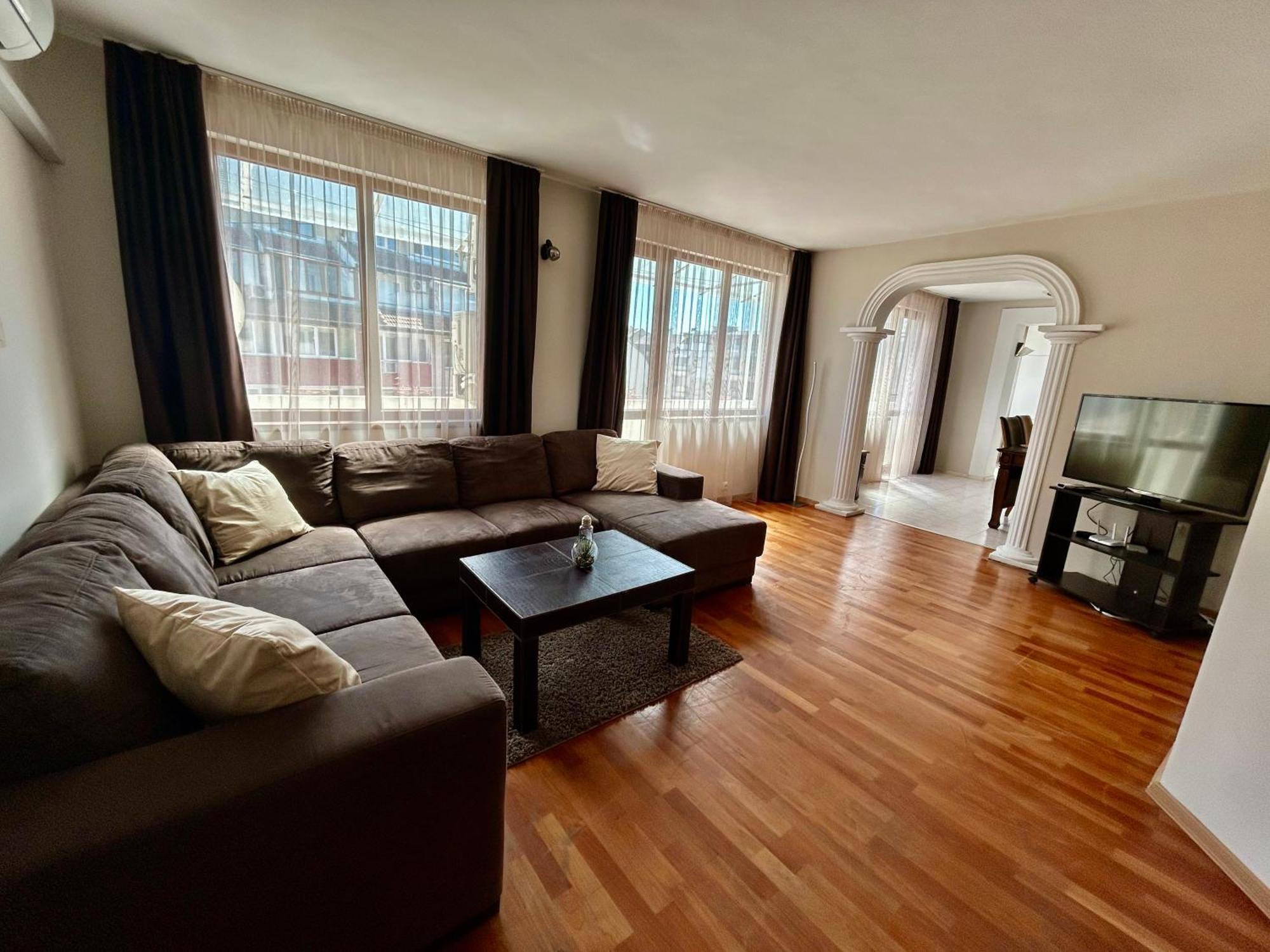 Fenix 2 Bedroom Apartment Varna Center ภายนอก รูปภาพ